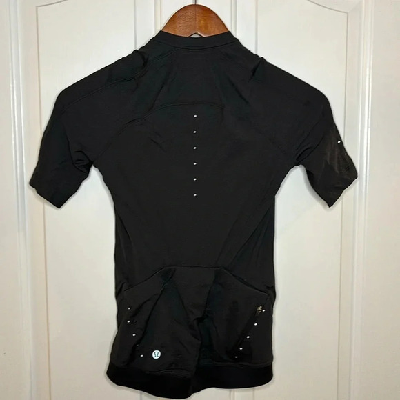 LIKE NEW LULULEMON women’s bicycle jerseys in black size XS - Picture 7 of 8